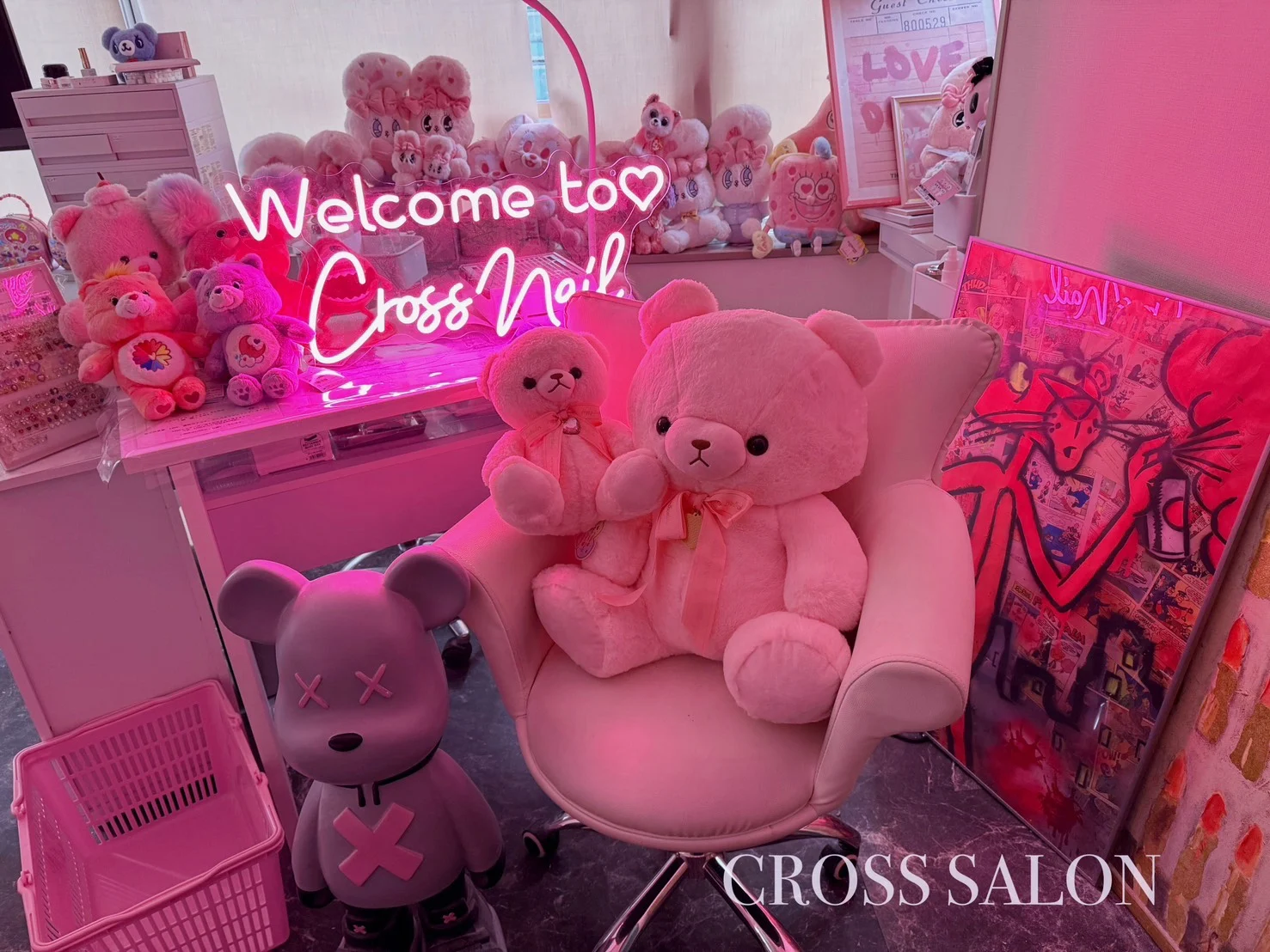 CROSS SALONの店内